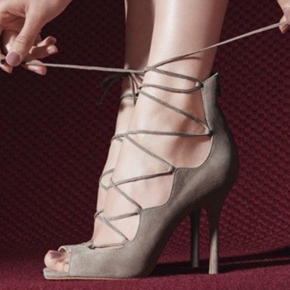 💕SALE💕 Vince Camuto Taupe Laceup Heels - Picture 4 of 10